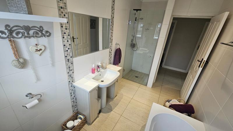 3 Bedroom Property for Sale in Monte Christo Western Cape